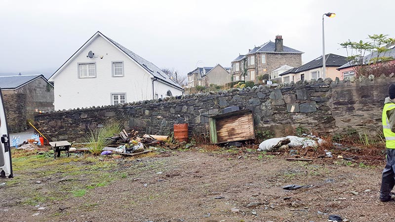 a messy yard in Oban